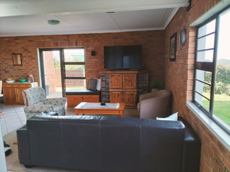 6 Bedroom Property for Sale in Grootbrakhoogte Western Cape